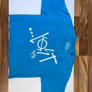 Blue cropped men’s t-shirt